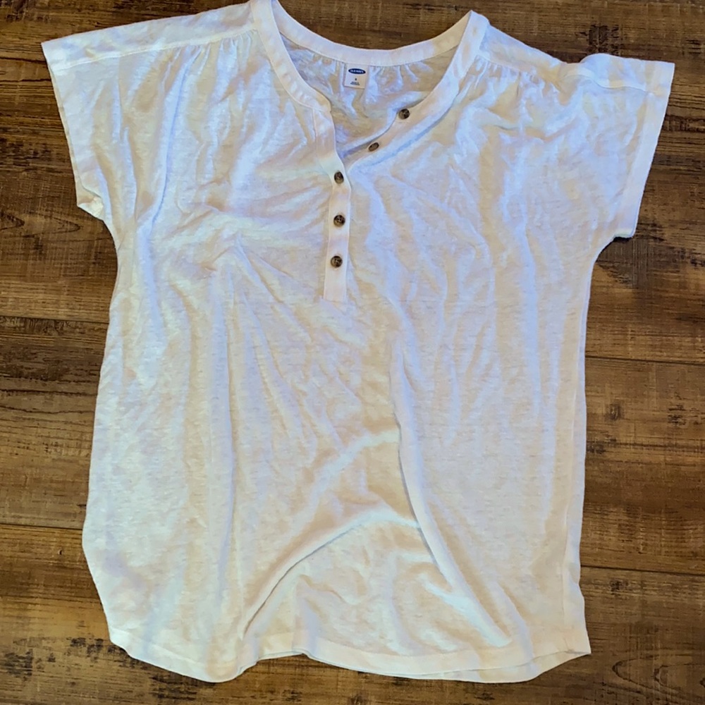 Sz. Small OLD NAVY white shirt!! Like new!!!